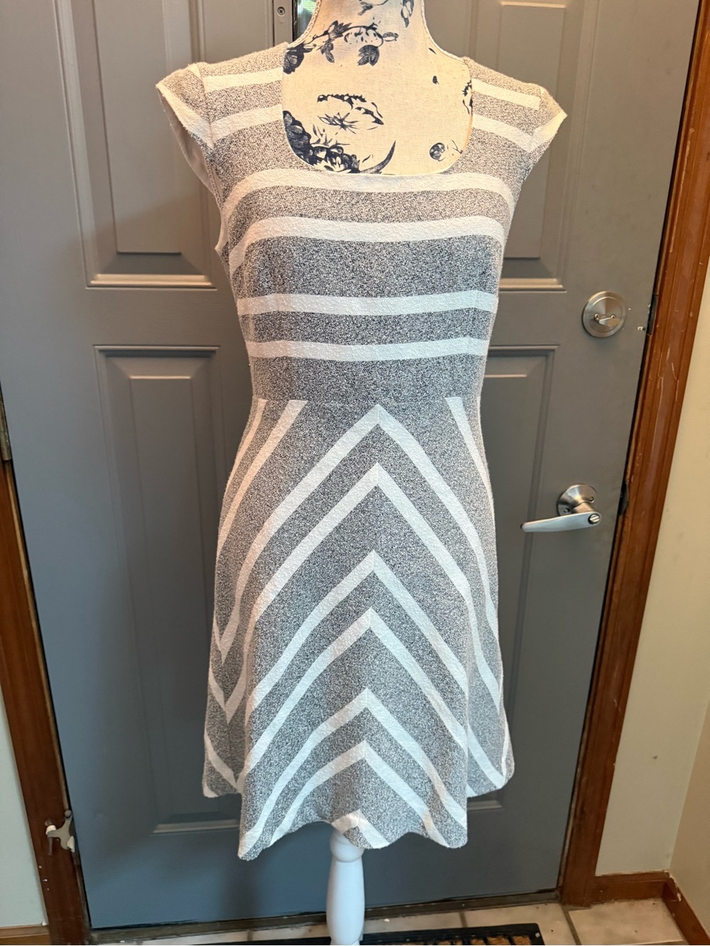 Ann Taylor -Gray and White assymetrical Striped Fit-and-Flare Dress(4)